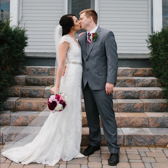 Meet your Posher, Madison - Picture 3 of 4